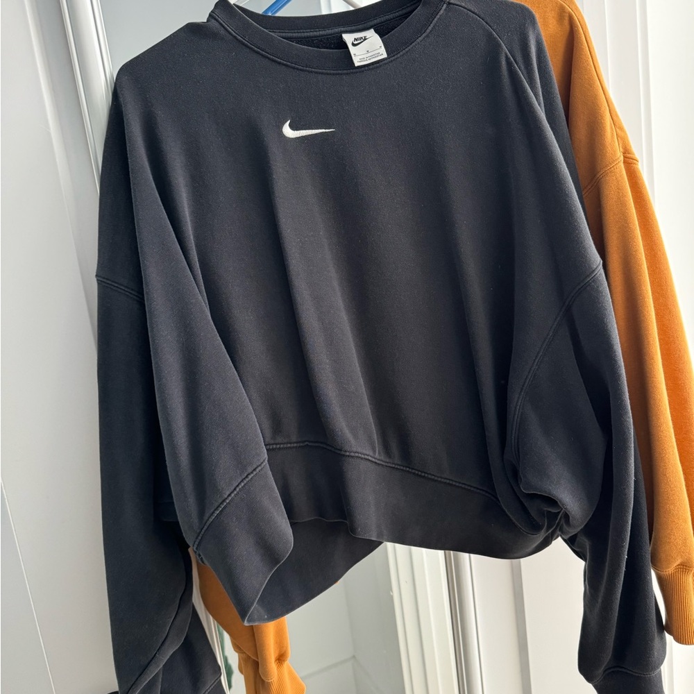 Nike Women's Black Sweatshirt